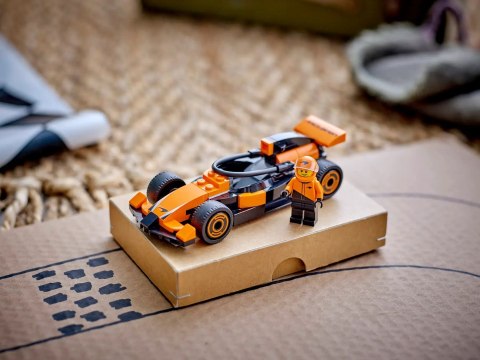 LEGO CITY 60442 F1 Kierowca i bolid McLaren LEGO CITY 60442 F1 Kierowca i bolid McLaren