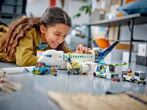 LEGO City 60367 Samolot pasażerski LEGO City 60367 Samolot pasażerski