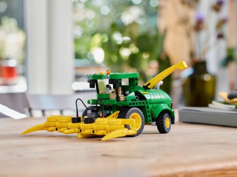LEGO TECHNIC 42168 John Deere 9700 Forage Harvester LEGO TECHNIC 42168 John Deere 9700 Forage Harvester