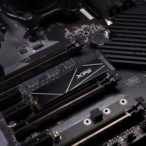 ADATA SSD XPG GAMMIX S70 Blade 8 TB M.2 PCIE ADATA SSD XPG GAMMIX S70 Blade 8 TB M.2 PCIE