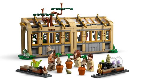 LEGO HARRY POTTER 76445 HOGWLEGO ARTS™ CASTLE: HERBOLOGY CLASS LEGO HARRY POTTER 76445 HOGWLEGO ARTS™ CASTLE: HERBOLOGY CLASS